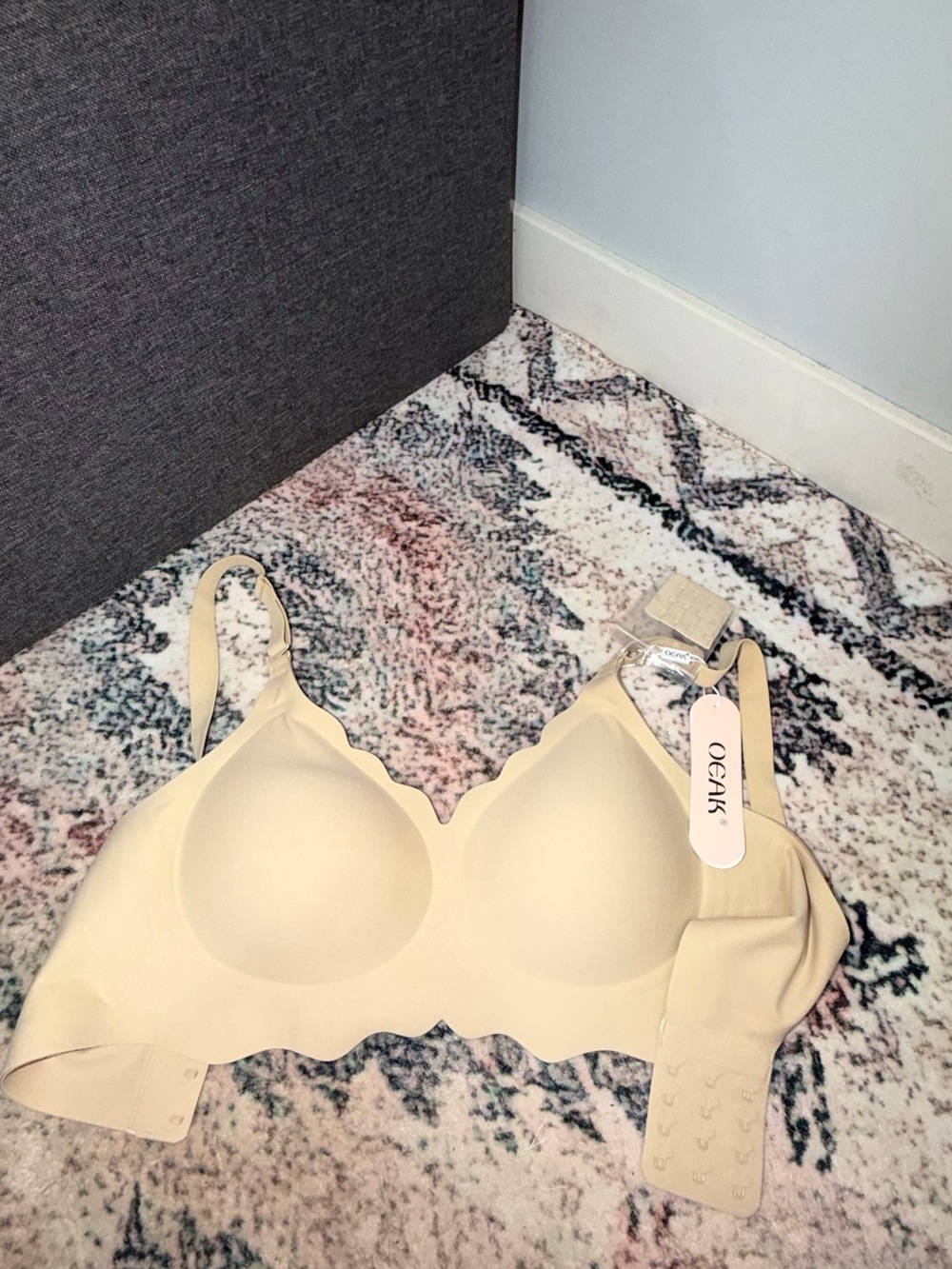 OEAK Scalloped Edge Seamless Bra in Cream
